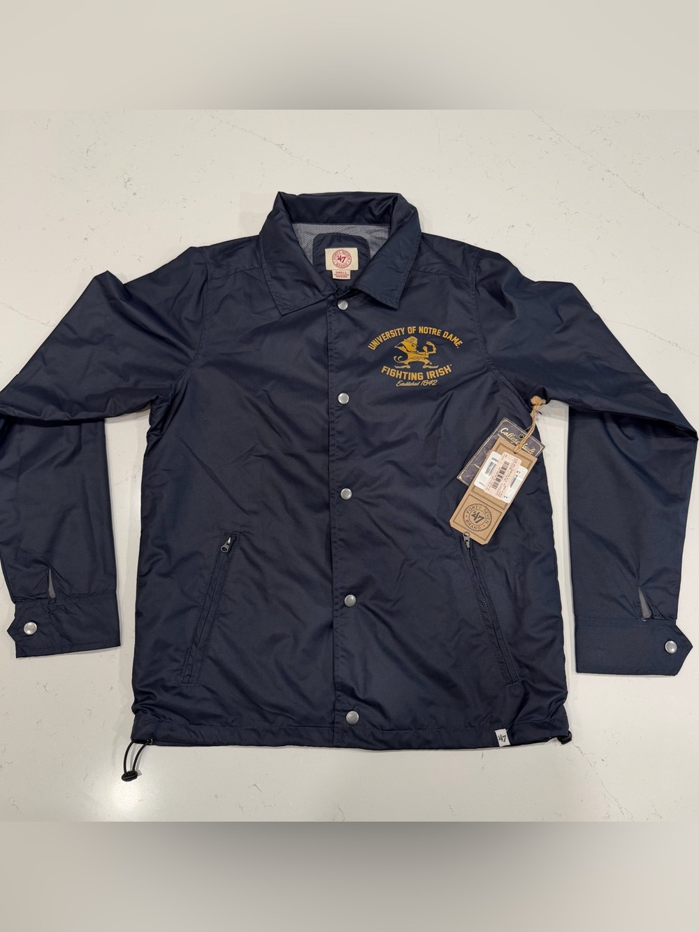 47 Brand Men’s Notre Dame Windbreaker with Gold Fighting Irish Logo NWT - Small
